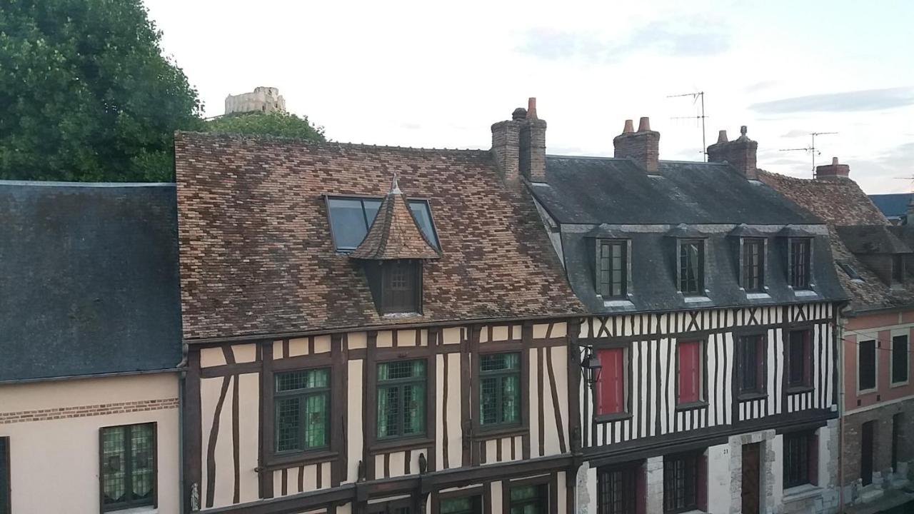 Le Charme Du Chateau Apartment Les Andelys Exterior foto